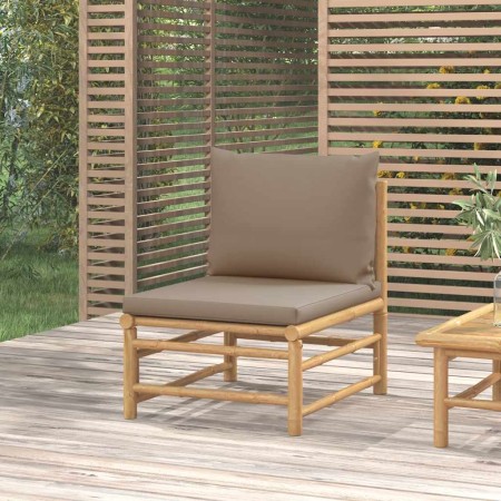 Sofá central de jardín bambú con cojines gris taupe