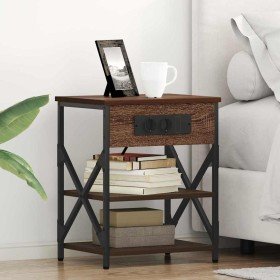 Cabinete de Noche con Estación de Carga Marrón roble en Mesitas de noche | Comprar online en Foro24