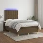 Cama box spring con colchón y LED tela marrón oscuro 120x200 cm de , Camas y somieres - Ref: Foro24-3135744, Precio: 403,75 €...