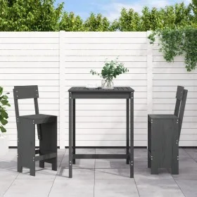 3-teiliges Set aus grauem Kiefernholz-Gartentisch und hohen Hockern von , Gartensets - Ref: Foro24-3157795, Preis: 227,77 €, ...