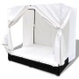 Tumbona con cortinas de ratán sintético negro de vidaXL, Camas para exteriores - Ref: Foro24-42948, Precio: 514,66 €, Descuen...