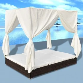 Tumbona con cortinas de ratán sintético marrón de vidaXL, Camas para exteriores - Ref: Foro24-42947, Precio: 463,19 €, Descue...