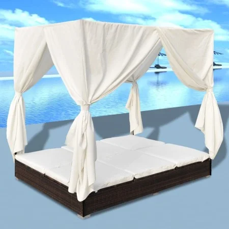 Sonnenliege mit braunen Vorhängen aus synthetischem Rattan von vidaXL, Betten im Freien - Ref: Foro24-42947, Preis: 463,19 €,...