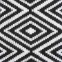 Alfombra de exterior ARAKIL blanca y negra 190x290 cm PP