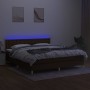 Boxspringbett mit LED-Matratze dunkelbrauner Stoff 180x200 cm von , Betten und Lattenroste - Ref: Foro24-3134056, Preis: 555,...