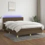Cama box spring con colchón LED tela marrón oscuro 140x200 cm de , Camas y somieres - Ref: Foro24-3134040, Precio: 422,77 €, ...