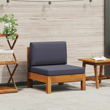 Sofá central de madera de acacia con cojines gris oscuro