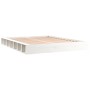 Estructura de cama de madera maciza 140x200 cm de , Camas y somieres - Ref: Foro24-820677, Precio: 150,65 €, Descuento: %