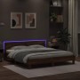 Bettgestell mit Kopfteil in Eichenbraun und LED-Leuchten, 180 x 200 cm von , Betten und Lattenroste - Ref: Foro24-3207531, Pr...