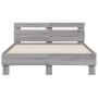 Sonoma-graues Holzwerkstoffbett mit Kopfteil 135 x 190 cm von , Betten und Lattenroste - Ref: Foro24-3207446, Preis: 140,71 €...