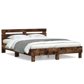 Cama con cabecero madera de ingeniería roble ahumado 140x190 cm de , Camas y somieres - Ref: Foro24-3207438, Precio: 159,37 €...