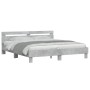 Cama con cabecero madera ingeniería gris hormigón 200x200 cm de , Camas y somieres - Ref: Foro24-3207395, Precio: 160,17 €, D...