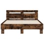 Bett aus geräuchertem Eichenholzwerkstoff mit Kopfteil 135 x 190 cm von , Betten und Lattenroste - Ref: Foro24-3207445, Preis...