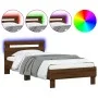 Estructura de cama cabecero luces LED roble marrón 90x200 cm de , Camas y somieres - Ref: Foro24-838721, Precio: 111,28 €, De...