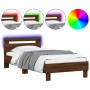 Estructura de cama cabecero luces LED roble marrón 90x200 cm de , Camas y somieres - Ref: Foro24-838721, Precio: 113,46 €, De...
