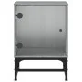 Mesita de noche con puerta de vidrio gris Sonoma 35x37x50 cm de , Mesitas de noche - Ref: Foro24-836528, Precio: 28,11 €, Des...
