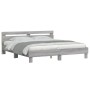 Sonoma-graues Holzwerkstoffbett mit Kopfteil 180 x 200 cm von , Betten und Lattenroste - Ref: Foro24-3207404, Preis: 169,73 €...