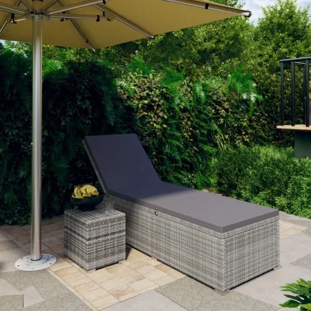Lounger with cushion and gray synthetic rattan table by vidaXL, Loungers - Ref: Foro24-46227, Price: 171,08 €, Discount: %