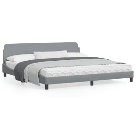 Estructura de cama con cabecero de tela gris claro 200x200 cm