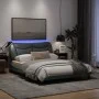 Estructura de cama con luces LED tela gris claro 140x200 cm de , Camas y somieres - Ref: Foro24-3213704, Precio: 234,64 €, De...