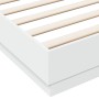Weißer Bettrahmen aus Holzwerkstoff, 200 x 200 cm von , Betten und Lattenroste - Ref: Foro24-3209828, Preis: 142,13 €, Rabatt: %