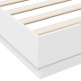 Weißer Bettrahmen aus Holzwerkstoff, 120 x 200 cm von , Betten und Lattenroste - Ref: Foro24-3209863, Preis: 142,39 €, Rabatt: %