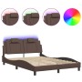 Bettgestell mit LED-Leuchten, braunes Kunstleder, 120 x 200 cm von , Betten und Lattenroste - Ref: Foro24-3214010, Preis: 194...