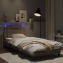 Estructura de cama con LED cuero sintético capuchino 90x190 cm