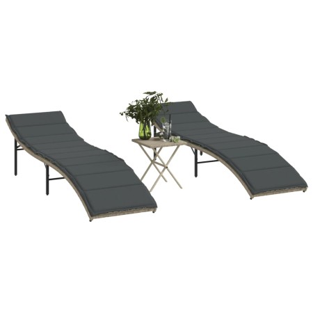 Sonnenliegen mit Tisch 2 Einheiten hellgraues synthetisches Rattan von , Liegen - Ref: Foro24-368256, Preis: 158,04 €, Rabatt: %