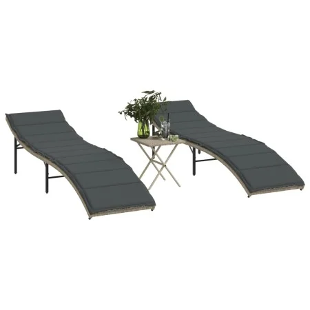 Sonnenliegen mit Tisch 2 Einheiten hellgraues synthetisches Rattan von , Liegen - Ref: Foro24-368256, Preis: 216,60 €, Rabatt: %