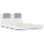 Estructura cama con cabecero madera ingeniería blanco 140x200cm de , Camas y somieres - Ref: Foro24-3209919, Precio: 176,20 €...