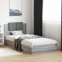 Sonoma-graues Holzwerkstoffbett mit Kopfteil 100 x 200 cm von , Betten und Lattenroste - Ref: Foro24-3209938, Preis: 157,61 €...