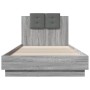 Sonoma-graues Holzwerkstoffbett mit Kopfteil 100 x 200 cm von , Betten und Lattenroste - Ref: Foro24-3209938, Preis: 157,61 €...