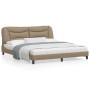 Estructura de cama con luz LED cuero PE capuchino 180x200 cm de , Camas y somieres - Ref: Foro24-3213952, Precio: 242,73 €
