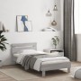 Sonoma-graues Holzwerkstoffbett mit Kopfteil 100 x 200 cm von , Betten und Lattenroste - Ref: Foro24-838531, Preis: 93,61 €, ...