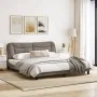 Estructura de cama con cabecero de tela gris taupe 180x200 cm de , Camas y somieres - Ref: Foro24-3207790, Precio: 255,01 €, ...