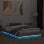 Estructura de cama con luces LED roble Sonoma 150x200 cm de , Camas y somieres - Ref: Foro24-3209788, Precio: 176,53 €, Descu...