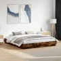Estructura de cama con luces LED roble ahumado 200x200 cm de , Camas y somieres - Ref: Foro24-3209769, Precio: 155,90 €, Desc...