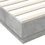 Estructura de cama madera de ingeniería gris hormigón 200x200cm de vidaXL, Camas y somieres - Ref: Foro24-3209831, Precio: 13...