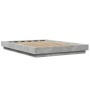 Betongrauer Bettrahmen aus Holzwerkstoff, 135 x 190 cm von vidaXL, Betten und Lattenroste - Ref: Foro24-3281227, Preis: 159,6...
