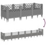 Jardinera con clavijas PP gris claro 123,5x43,5x43,5 cm