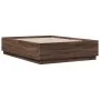 Oak brown engineered wood bed frame 135x190 cm by vidaXL, Beds and slatted bases - Ref: Foro24-3209743, Price: 146,49 €, Disc...