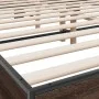 Oak brown metal engineered wood bed frame 150x200 cm by vidaXL, Beds and slatted bases - Ref: Foro24-3280191, Price: 149,63 €...