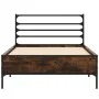 Estructura cama madera ingeniería metal roble ahumado 90x200 cm de vidaXL, Camas y somieres - Ref: Foro24-845584, Precio: 66,...