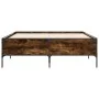 Estructura cama madera ingeniería metal roble ahumado 135x190cm de vidaXL, Camas y somieres - Ref: Foro24-3279814, Precio: 14...