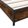 Estructura cama madera ingeniería metal roble ahumado 120x200cm de vidaXL, Camas y somieres - Ref: Foro24-845153, Precio: 86,...