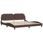 Estructura cama con luces LED cuero sintético marrón 200x200 cm de , Camas y somieres - Ref: Foro24-3214133, Precio: 211,81 €...