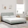Bed frame with light gray velvet and LED lights 140x190 cm by , Beds and slatted bases - Ref: Foro24-3213775, Price: 206,61 €...