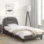 Estructura de cama con cabecero cuero sintético gris 90x190 cm de , Camas y somieres - Ref: Foro24-3208064, Precio: 150,78 €,...