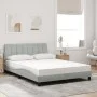 Cama con colchón terciopelo gris claro 140x190 cm de , Camas y somieres - Ref: Foro24-3208592, Precio: 390,54 €, Descuento: %